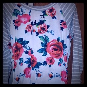 Flower 3/4 sleeve shirt